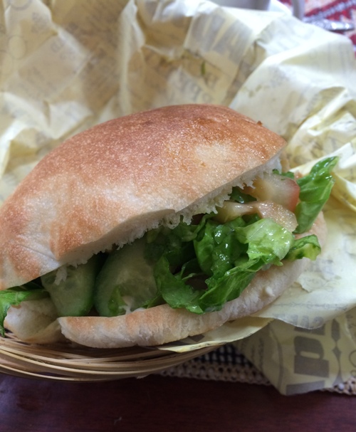 falafel sandwich israel